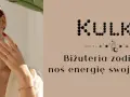 Kobieta w subtelnej biżuterii, która podkreśla jej piękno. Kolekcja "Kulka" oferuje szczęśliwe kamienie dla znaków zodiaku, byś mógł nosić energię swojego znaku.