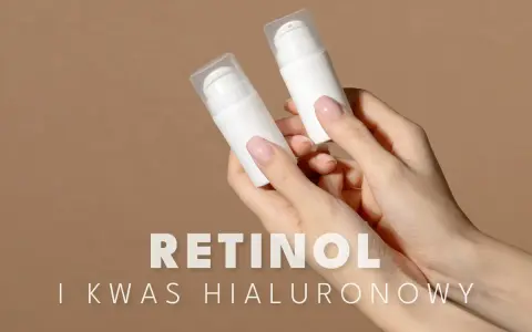 Dłonie trzymają białe buteleczki z kosmetykami. Czy retinol to kwas? Warto wiedzieć, że retinol to pochodna witaminy A, a nie kwas.